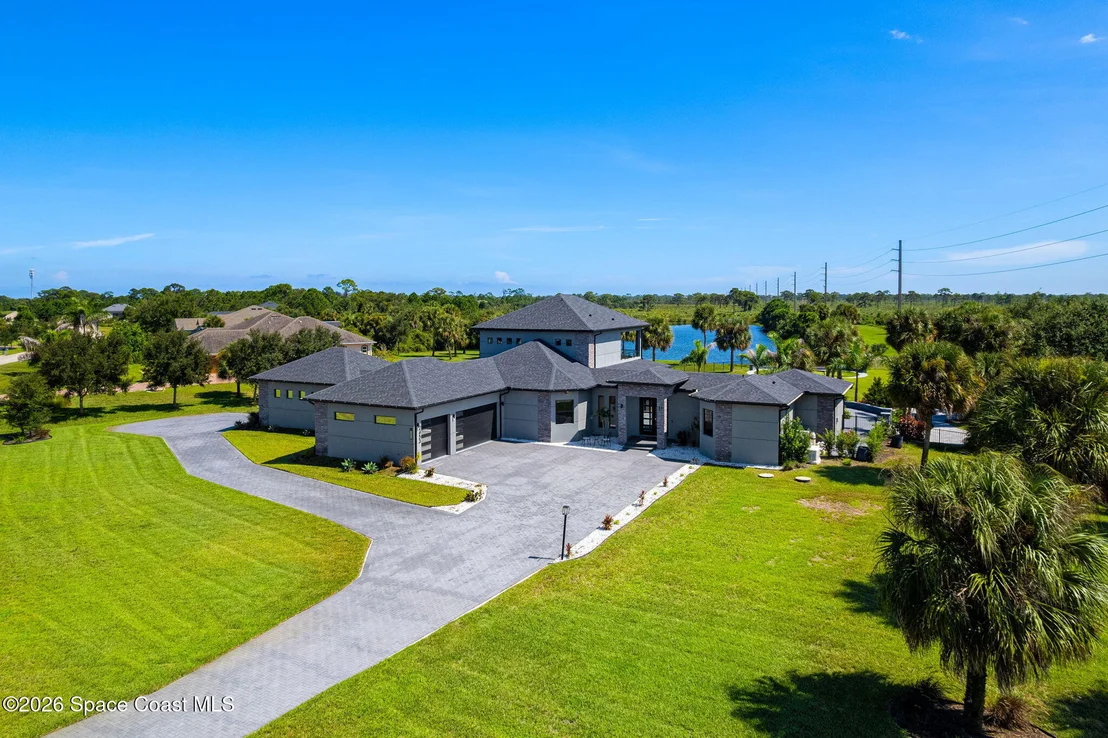 Photo of 2453 Westhorpe Drive