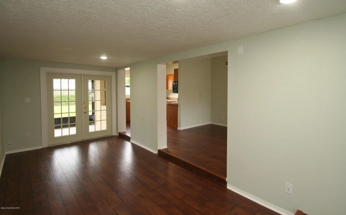 Photo of 1932 Mosswood Drive