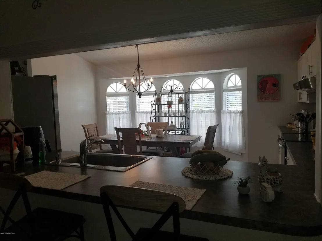 Photo of 5095 Carter Street