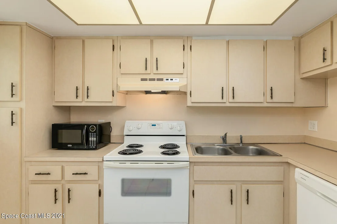 Photo of Unit 122 at 3001 Thrush Drive