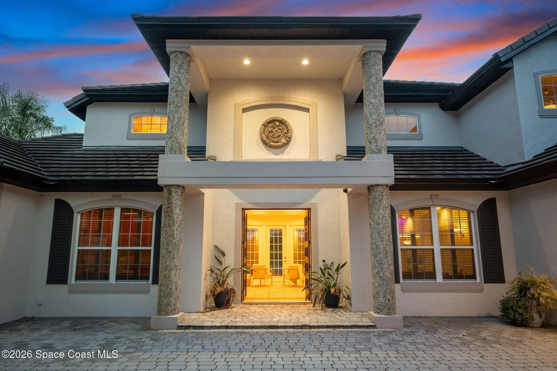Photo of 804 Chatsworth Drive