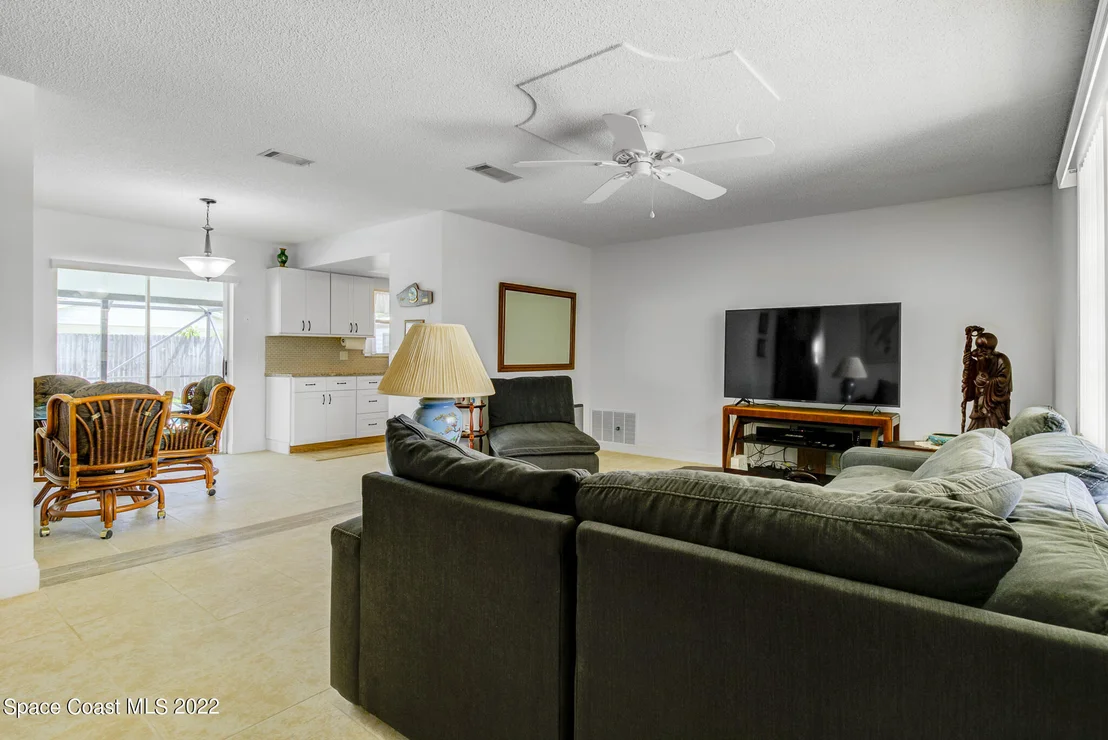 Photo of 2582 Wright Avenue