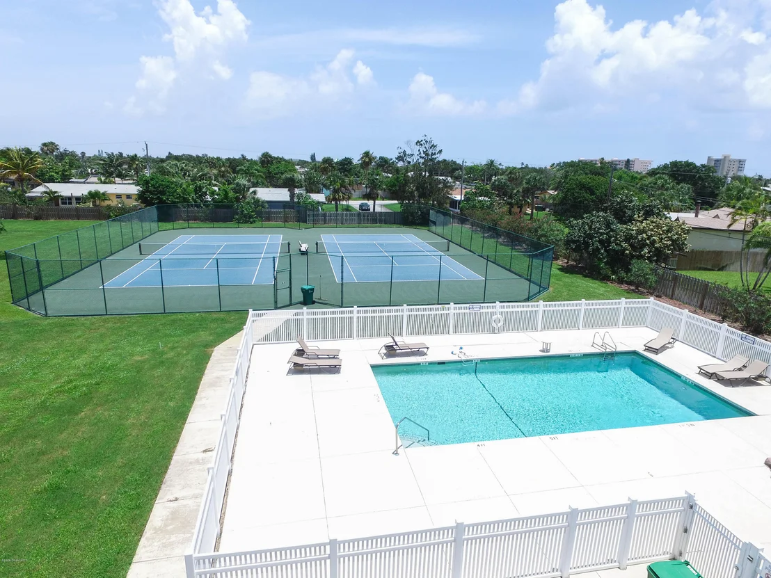 Photo of 282 Flanders Drive