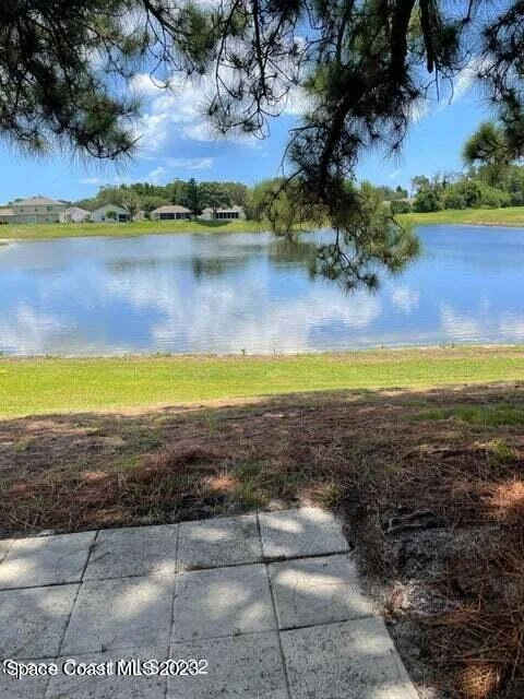 Photo of 981 Wateroak Drive NE