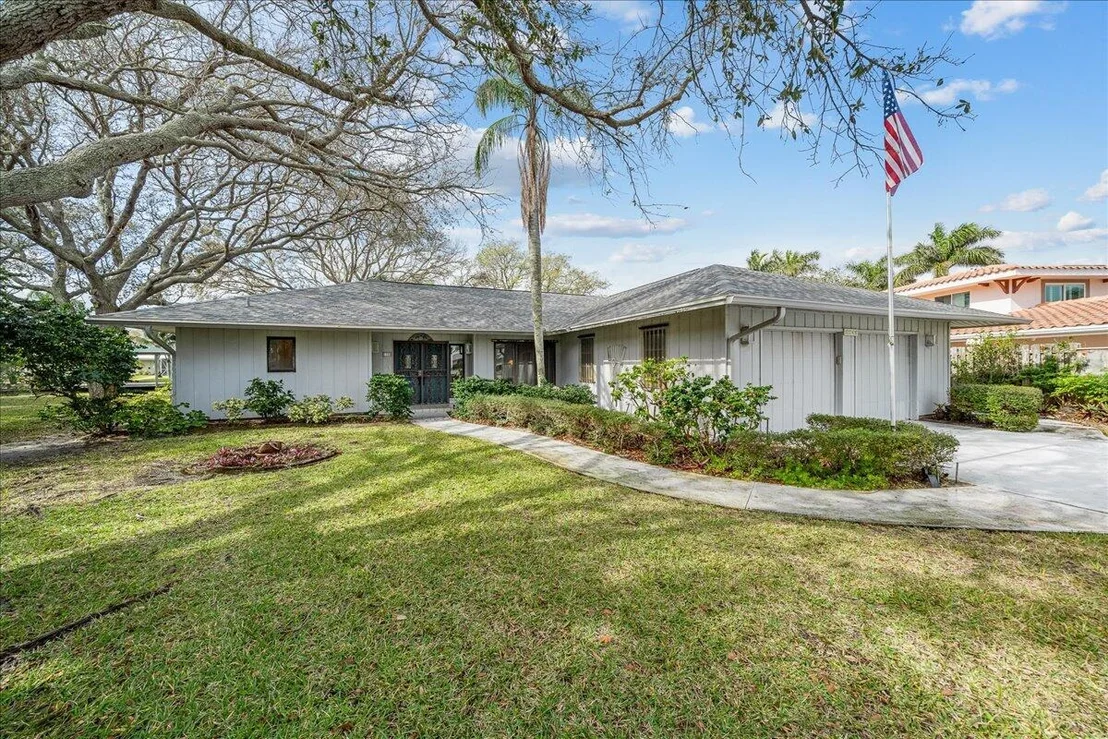 Photo of 1748 Bay Shore Drive