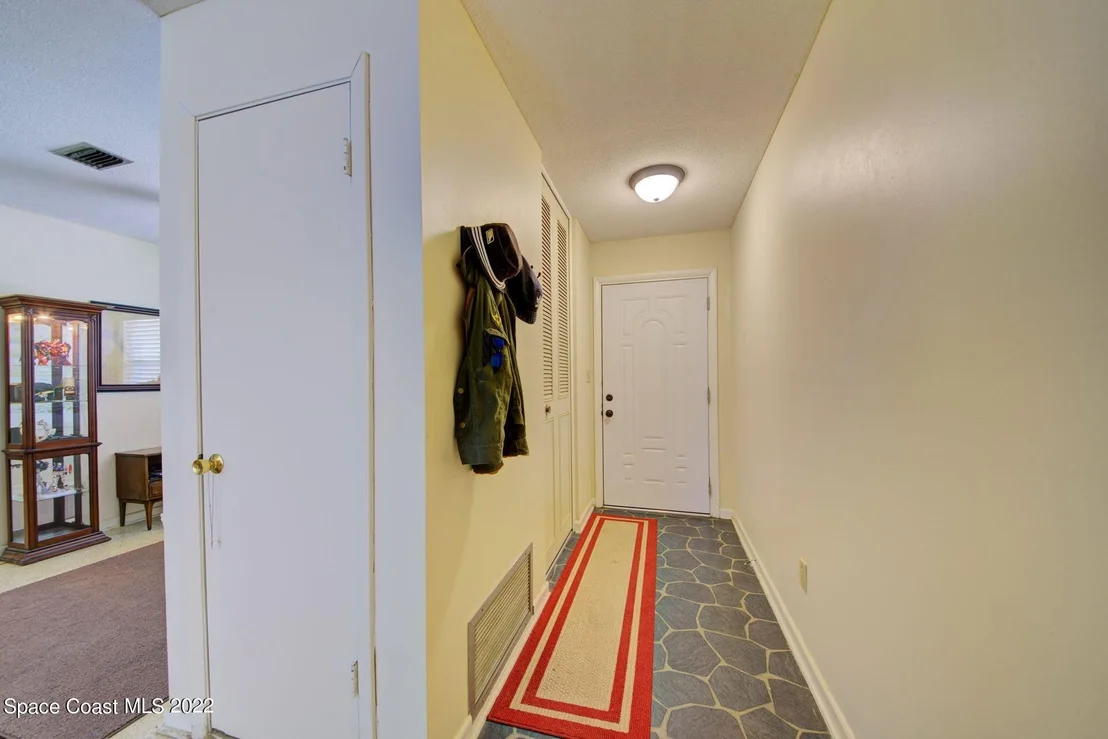 Photo of 1724 Golfview Drive