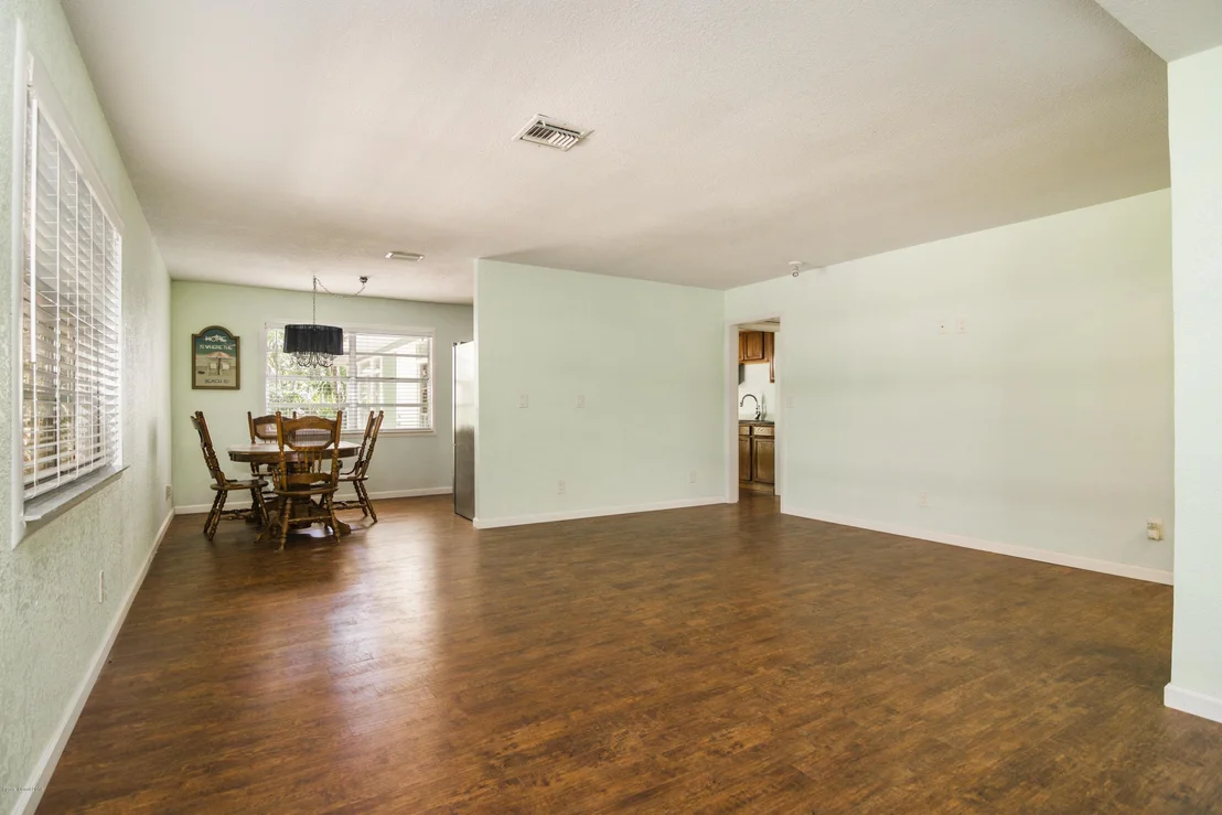 Photo of 6890 Ward Parkway