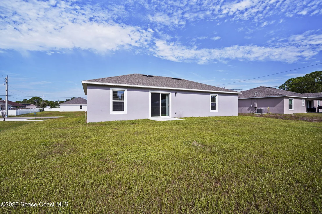 Photo of 549 Eldron Boulevard SE