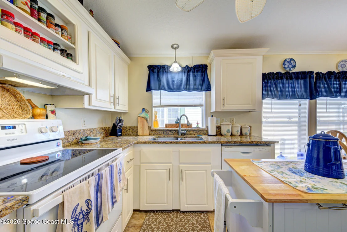 Photo of 385 Outer Drive