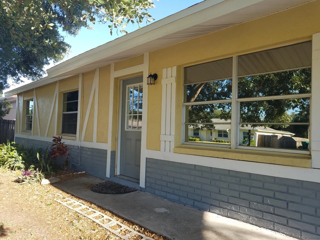 Photo of 2911 Pembroke Road