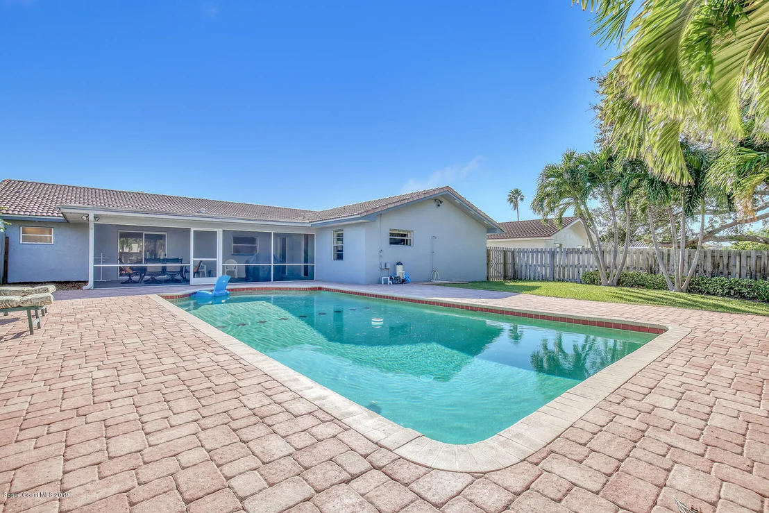 Photo of 480 Red Sail Way