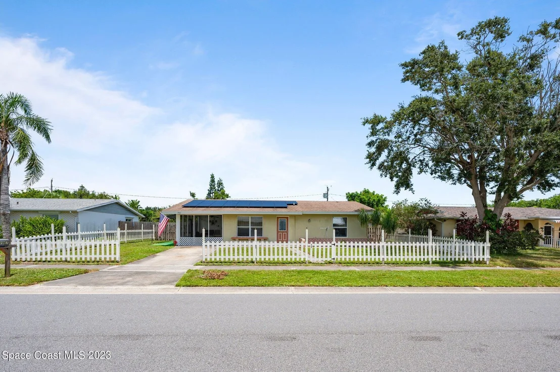 Photo of 2967 Gemini Avenue NE