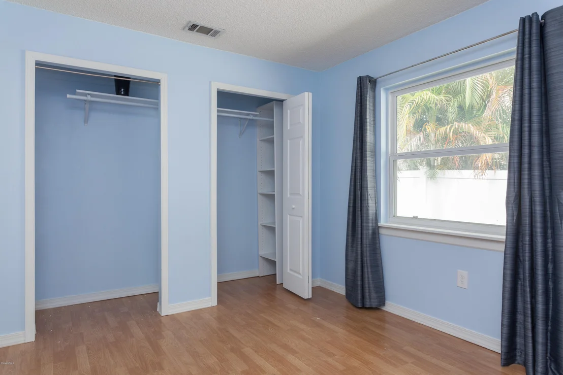 Photo of 3447 Indian River Drive N