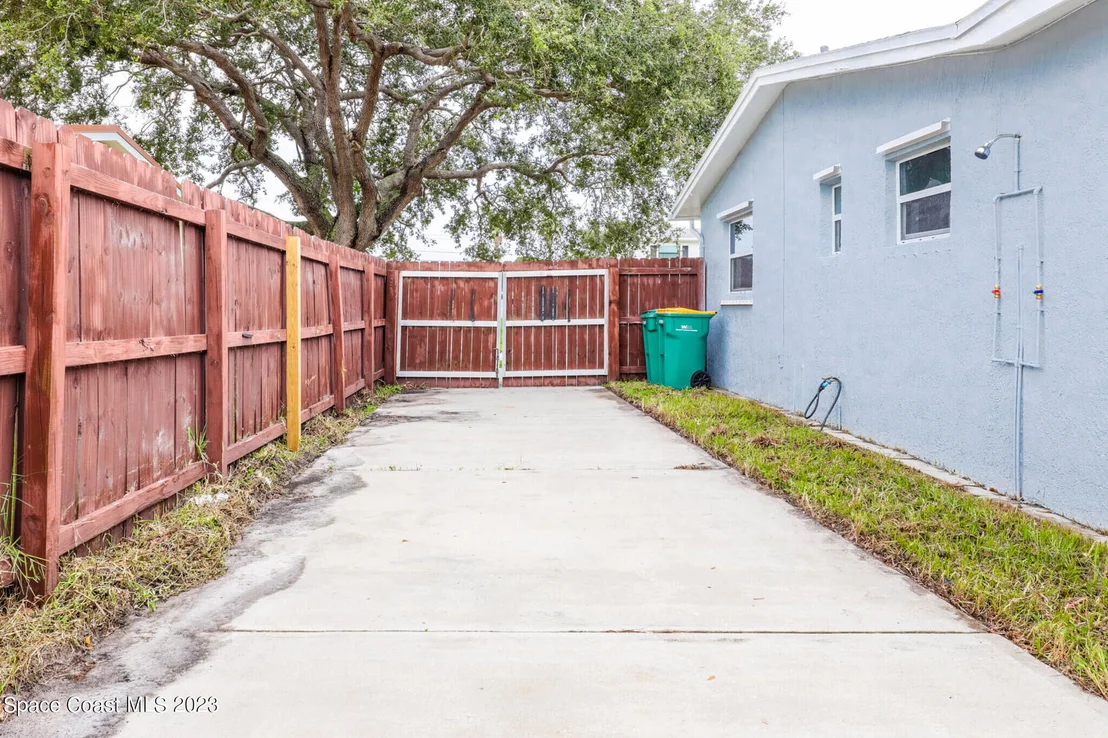Photo of 1703 Buick Avenue