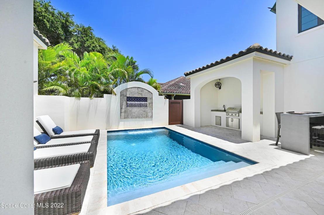 Photo of 180 Whaler Drive