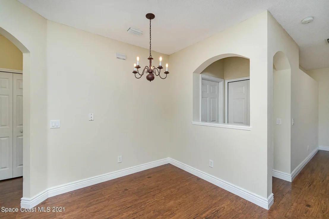 Photo of 946 Riviera Point Drive