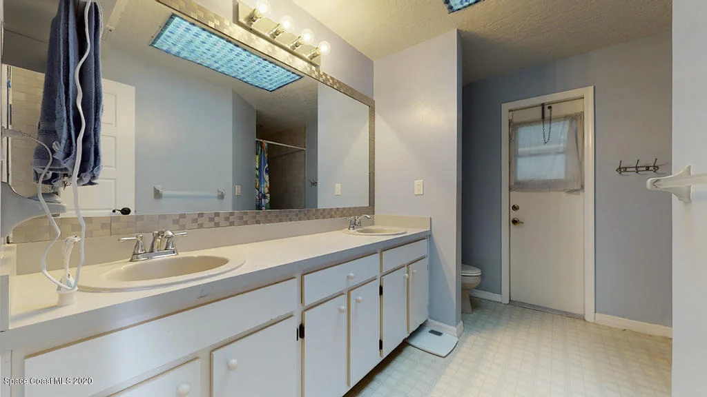 Photo of 214 Jeannie Drive