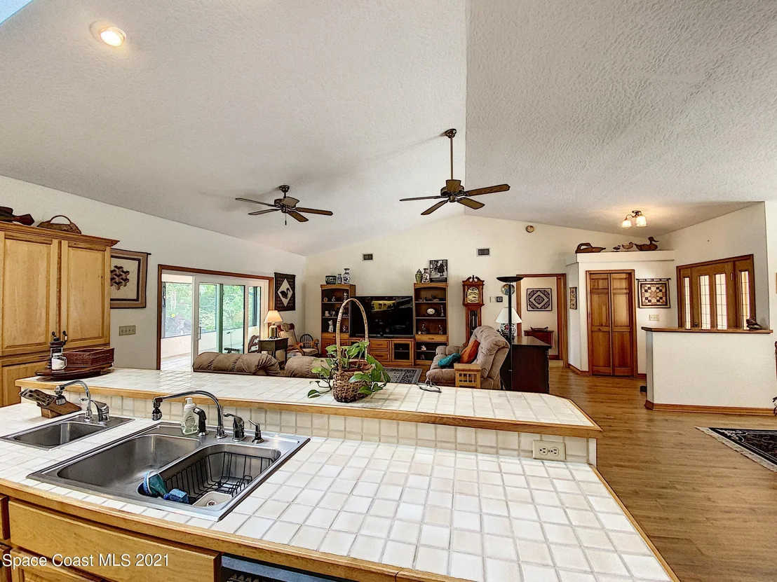 Photo of 1351 Grant Road