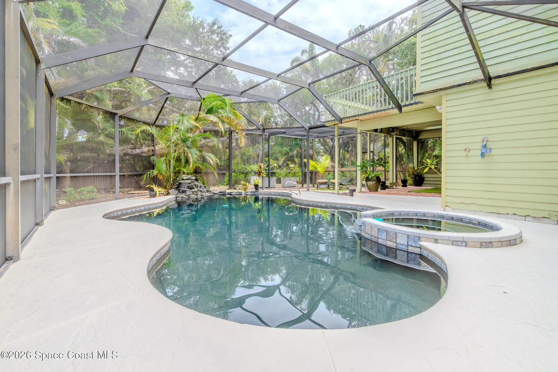 Photo of 5925 Riverside Drive