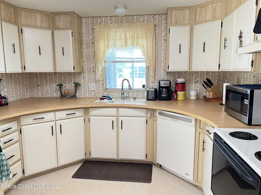 Photo of 562 Jennifer Circle