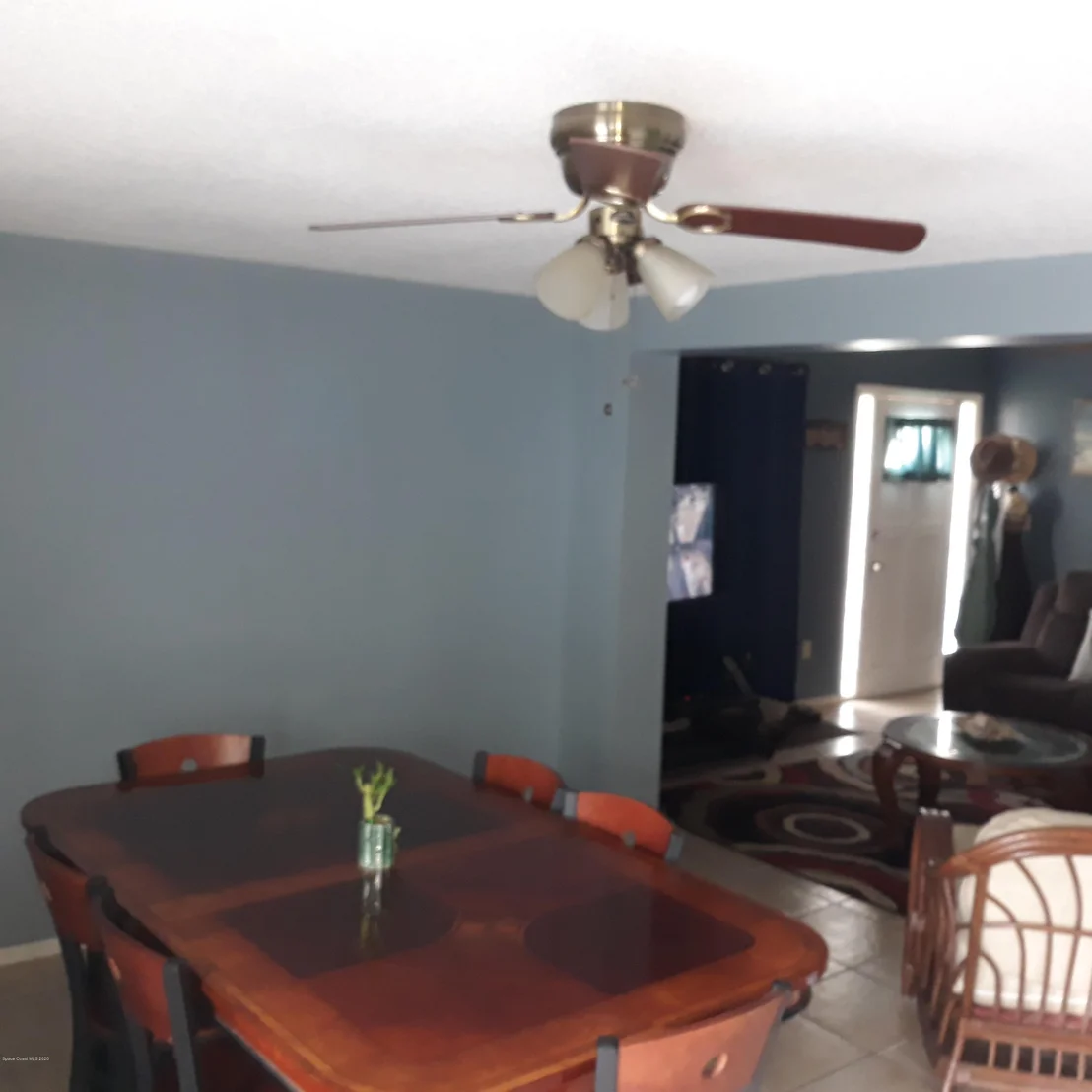 Photo of 954 Darwin Lane NE