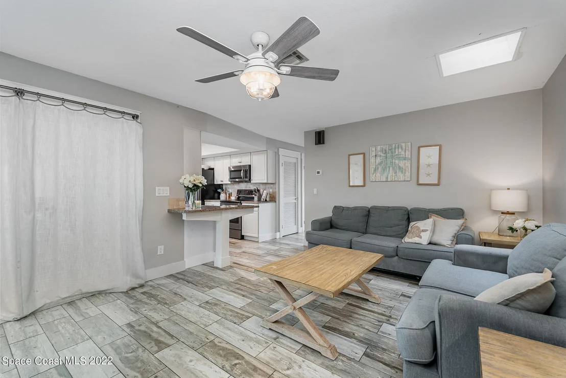 Photo of 214 7th Avenue