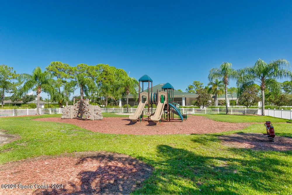 Photo of 2131 Windbrook Drive SE