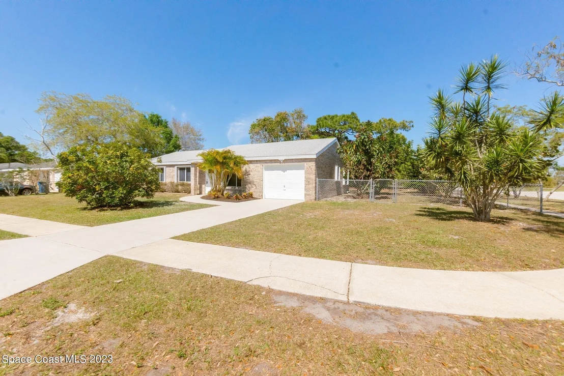 Photo of 1198 Galty Circle NE