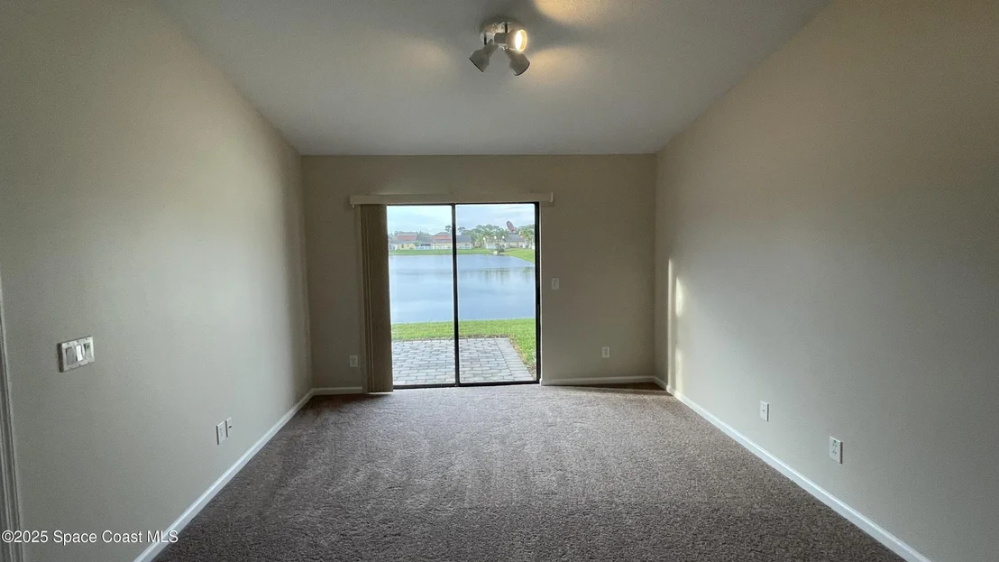 Photo of Unit 103 at 975 Luminary Circle