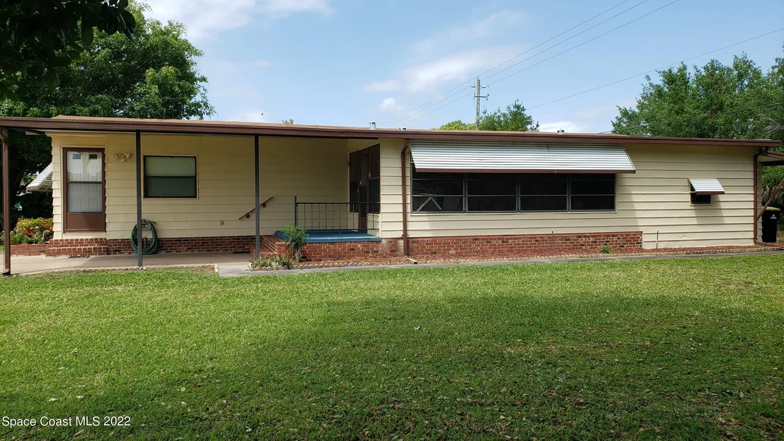 Photo of 2375 Coconut Palm Drive NE