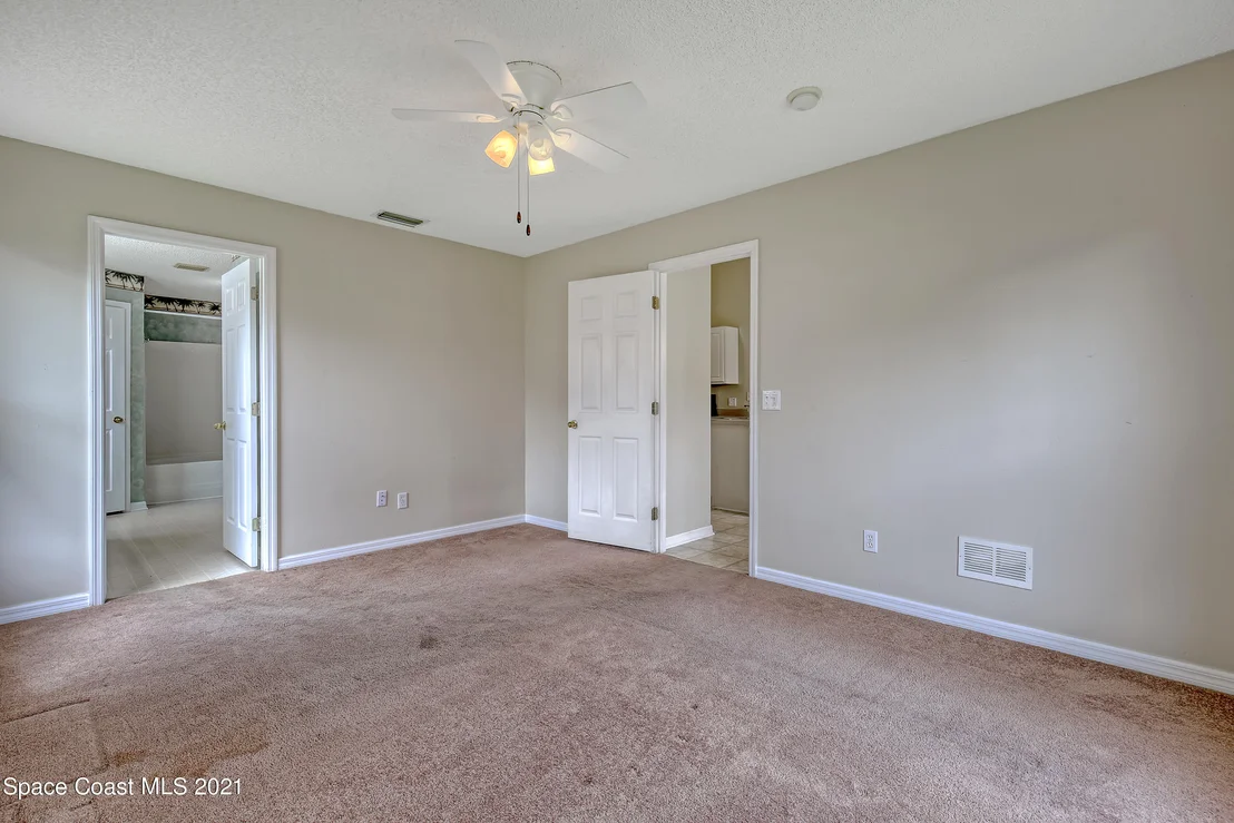 Photo of 1004 Kingfisher Way