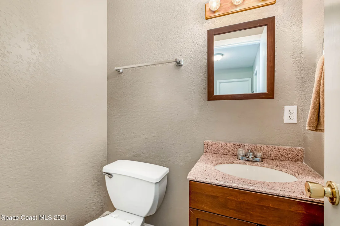 Photo of 712 Turnberry Drive