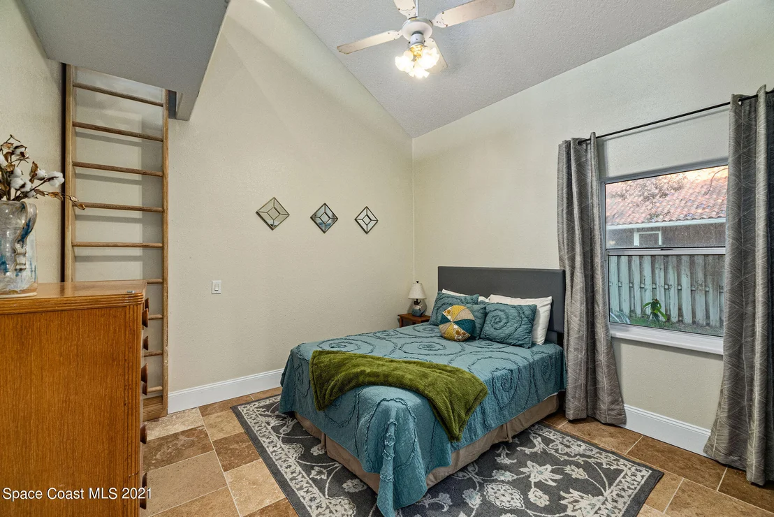 Photo of 472 Peregrine Drive