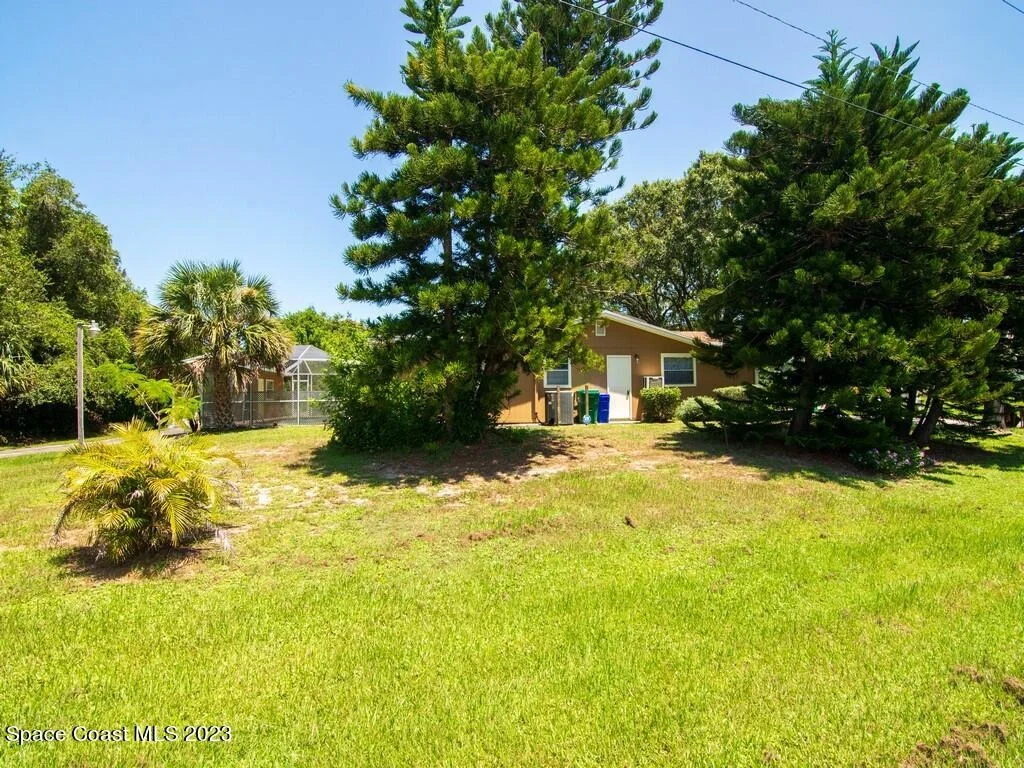Photo of 898 Bermuda Avenue