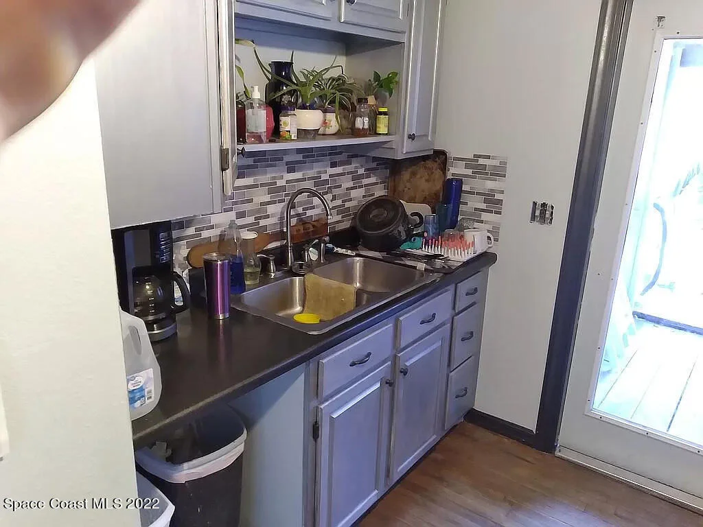 Photo of 2595 Parrish Road