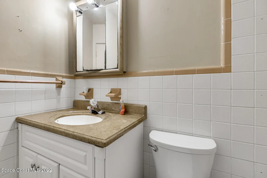 Photo of 306 Cocoa Avenue