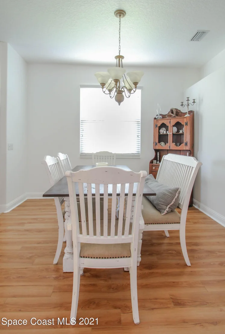 Photo of 1462 Hemingway Boulevard