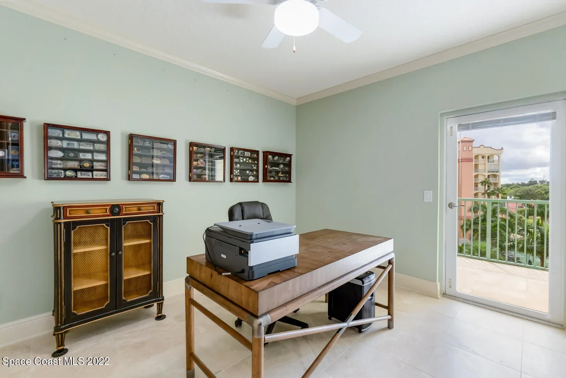 Photo of Unit 606 at 100 Riverside Drive