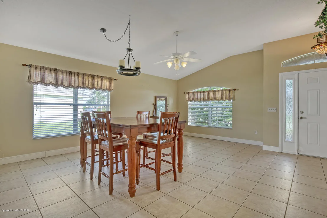 Photo of 2371 Bridgeport Circle