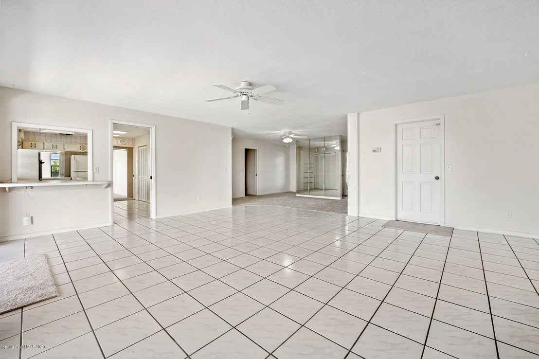 Photo of 447 Riverview Lane