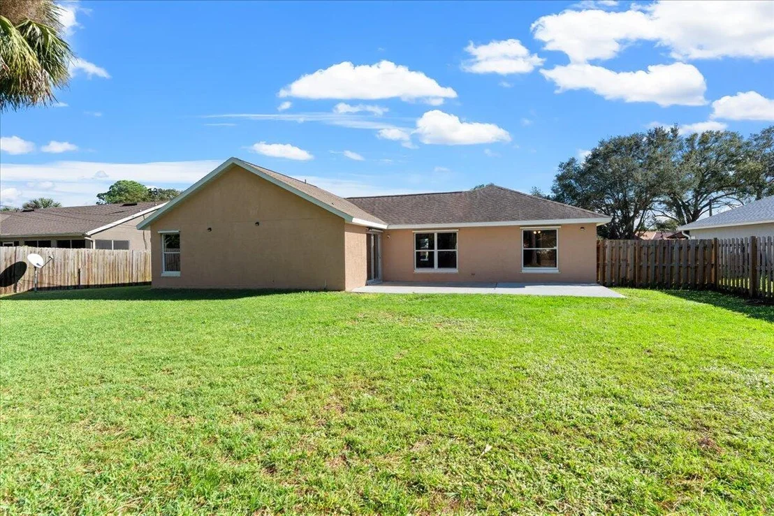 Photo of 280 Clearbrook NE