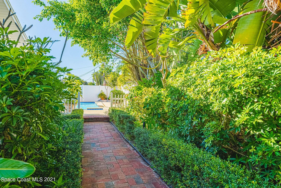 Photo of 330 Seabreeze Drive