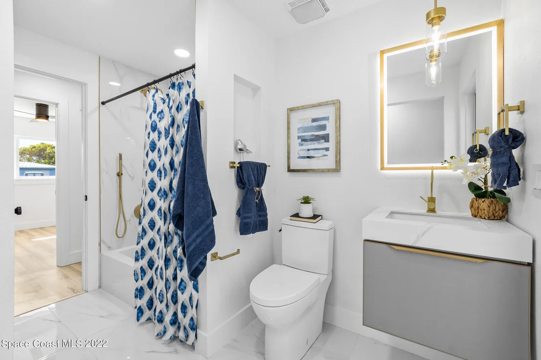Photo of 77 W Bay Drive