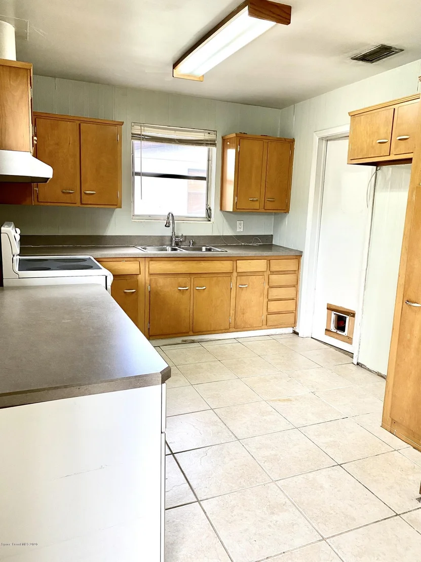 Photo of 1205 Vassar Lane