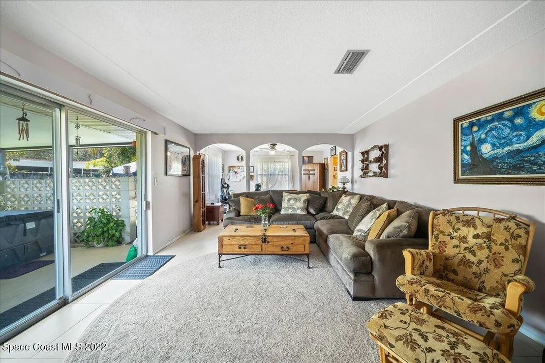 Photo of 329 Dorset Drive