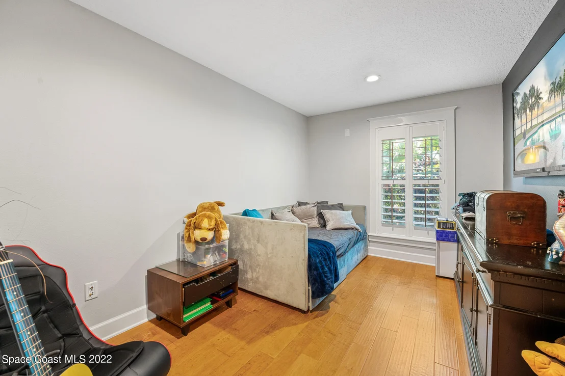 Photo of 437 River View Lane