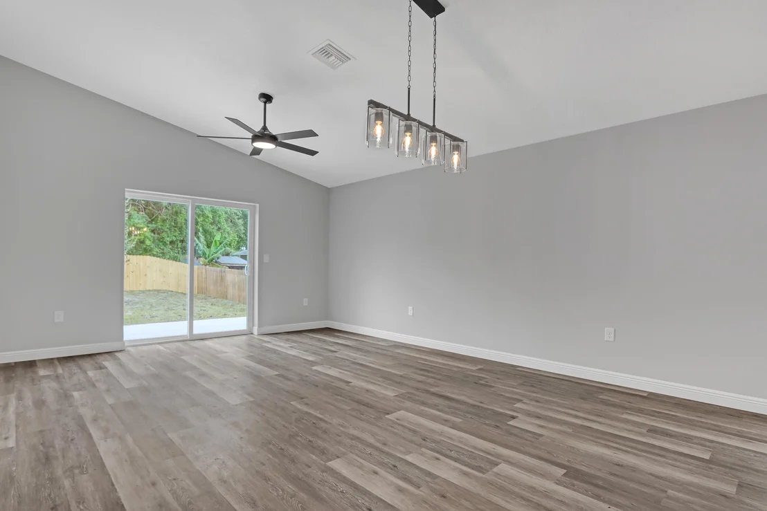 Photo of 5750 Palm Street