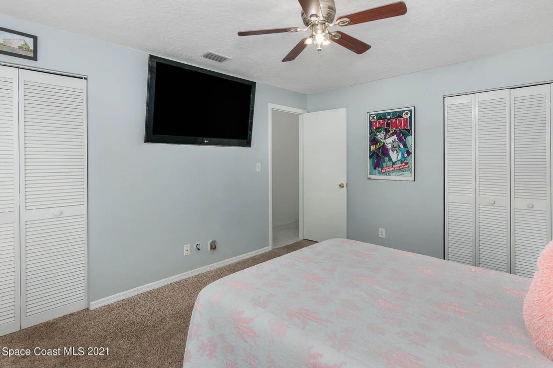 Photo of 1002 Mandarin Drive NE