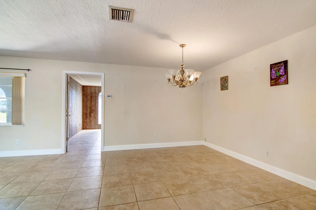 Photo of 791 Pebble Beach Avenue NE