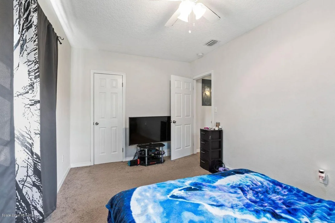 Photo of 817 Glenmore Circle